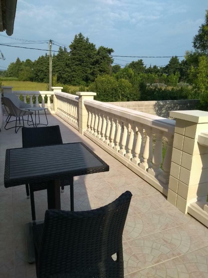 Maison 4 Etoiles Et Studio 3 Etoiles Independants Avec Piscine 索格岛 外观 照片